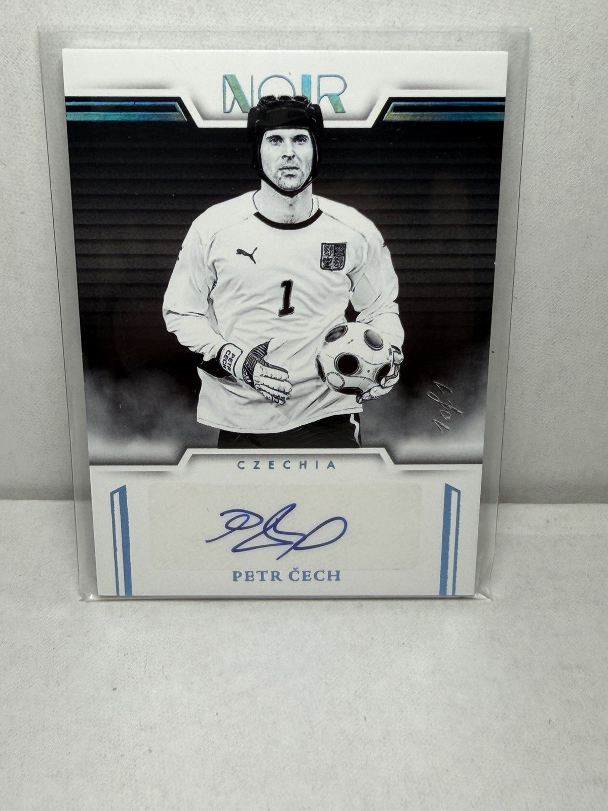 2025-26 Panini Noir Road to FIFA World Cup Petr Cech #AN-PC Platinum Auto 1/1!