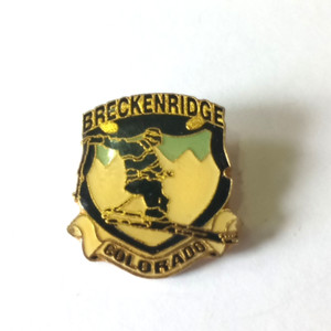 Vtg Breckenridge Colorado Ski Resort Souvenir Lapel Hat Pin Gold Tone & Enamel