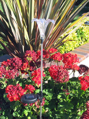 2-Pc Outdoor Solar Garden Lily Flower Garden Stake Color Change LED Light
