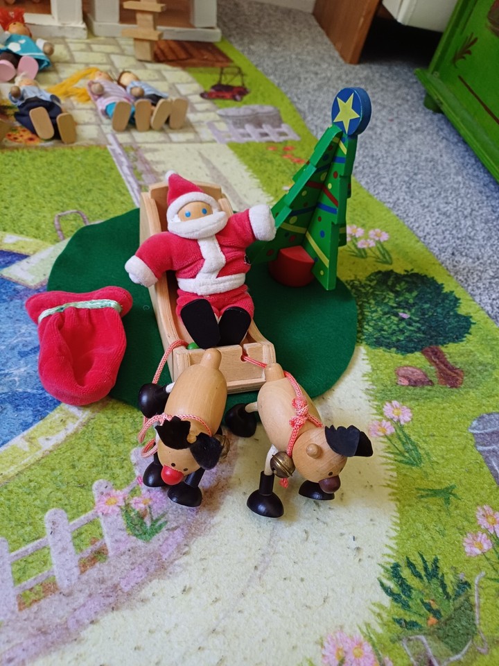 Large Set Wooden Dolls House, Extensions, Garage, Summerhouse, Mat