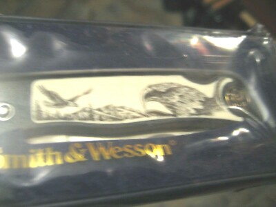SMITH & WESSON EAGLE POCKET KNIFE n DISPLAY BOX WITH CERT. of AUTHENTICITY 2006