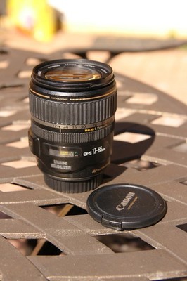 Canon EF-S 17-85mm f/4-5.6 IS USM Zoom Lens With Caps