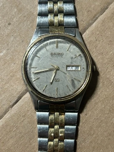 Vintage SEIKO Quartz Day Date Two-Tone Men’s Watch 5Y23-8040 FOR PARTS ONLY