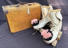 Vintage Chicago Roller Skates White Leather w carry case circa 1960s