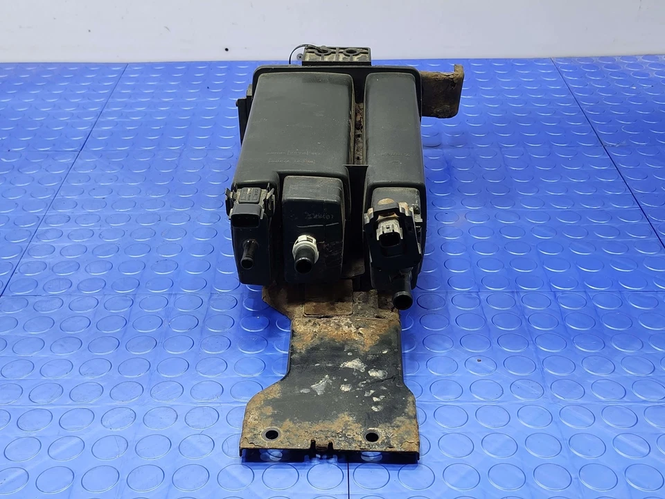 04-18 Infiniti QX56 QX80 Fuel Vapor Charcoal Canister Assembly OEM 149507S000 - Image 2 of 4