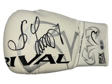 OLEKSANDR USYK SIGNED WHITE RIVAL BOXING GLOVE UNDISPUTED (ACG CERT AG18896)