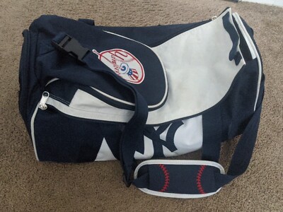 New York Yankees Duffle Bag Navy Tuck Style Duffel Baseball Logo
