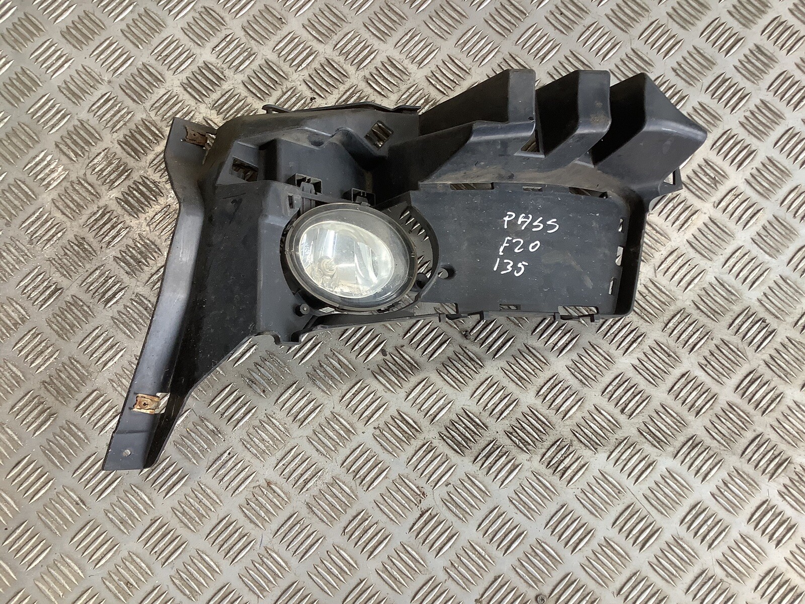 BMW 1 F20 M Bumper Front Left Plastic Halogen Carrier Holder 