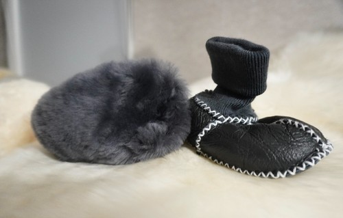 Warm Super Soft Leather Shearling Lined Black Booties That Actually Stay on ! - Picture 6 of 12