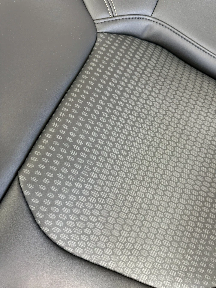 24 заводских сиденья Ford Bronco Raptor — только материал. - Изображение 3 из 4