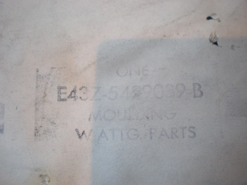 Nuevo de Lote Antiguo Ford Tempo Cuarto Panel Moldura Trasera LH Foto 3 de 3