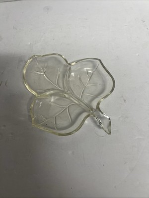 Vintage Clear Glass Leaf Shape Divided Dish Candy Nuts Snack Small Tray 7 x 8 