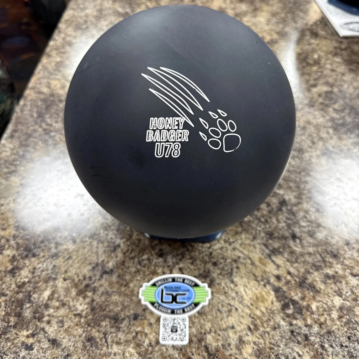 900グローバル　ハニーバジャーU78 15ポンド 900 Global Honey Badger Black U78 14LB Urethane Overseas Undrilled