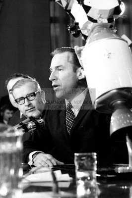 APOLLO 13 COMMANDER TESTIFYING BEFORE SENATE SPACE COMMITTEE 1970 4X6 PHOTO