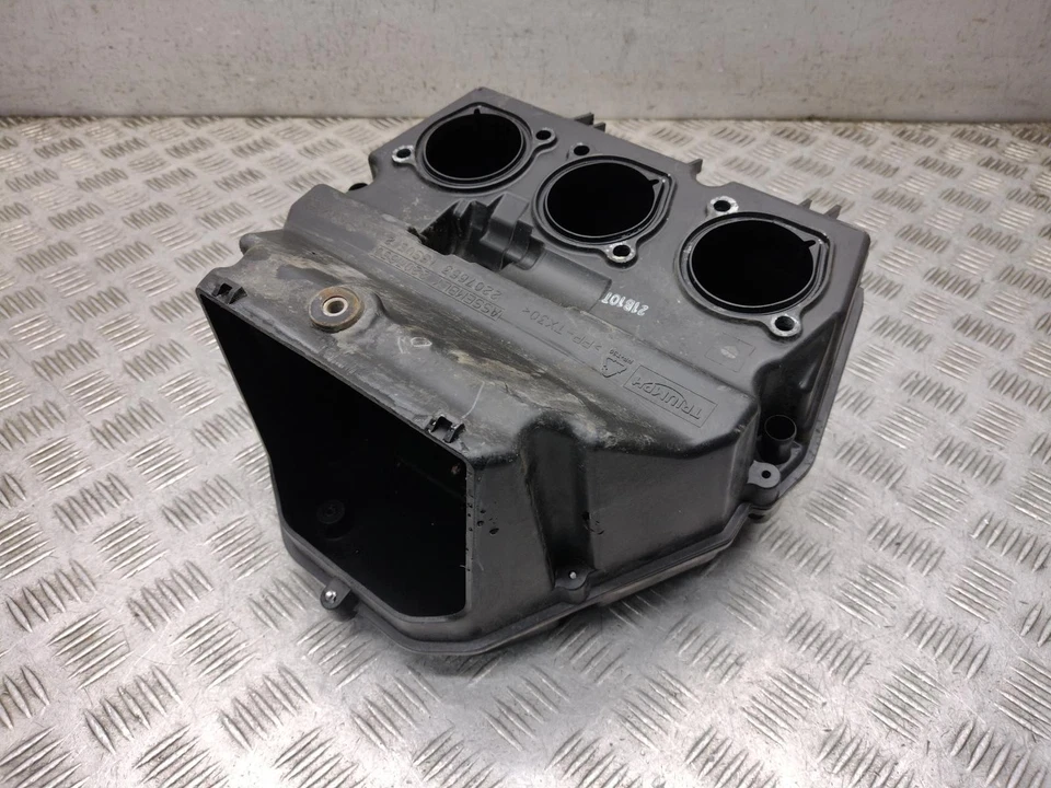 2021 TRIUMPH STREET TRIPLE R RIPLE RS AIR FILTER BOX - Image 2 of 4