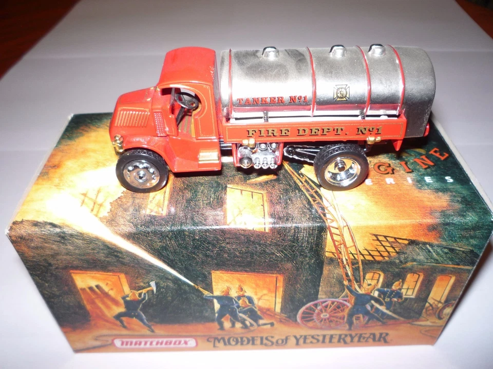 MATCHBOX YFE 11 1923 MACK AC WATER TANKER - Photo 1/1