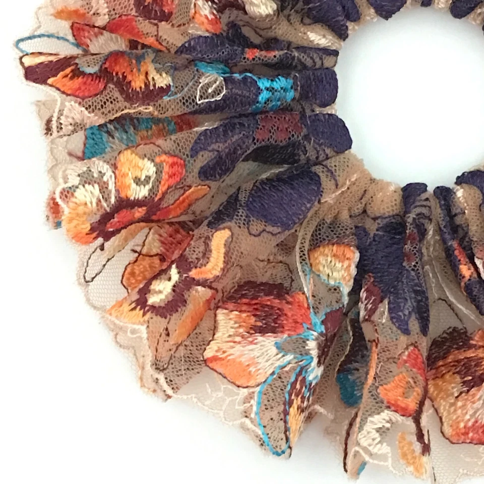 Daria L Floral Scrunchies Bordado Scrunchies Encaje Cola de Caballo Soportes De Gran Tamaño  Foto 2 de 4