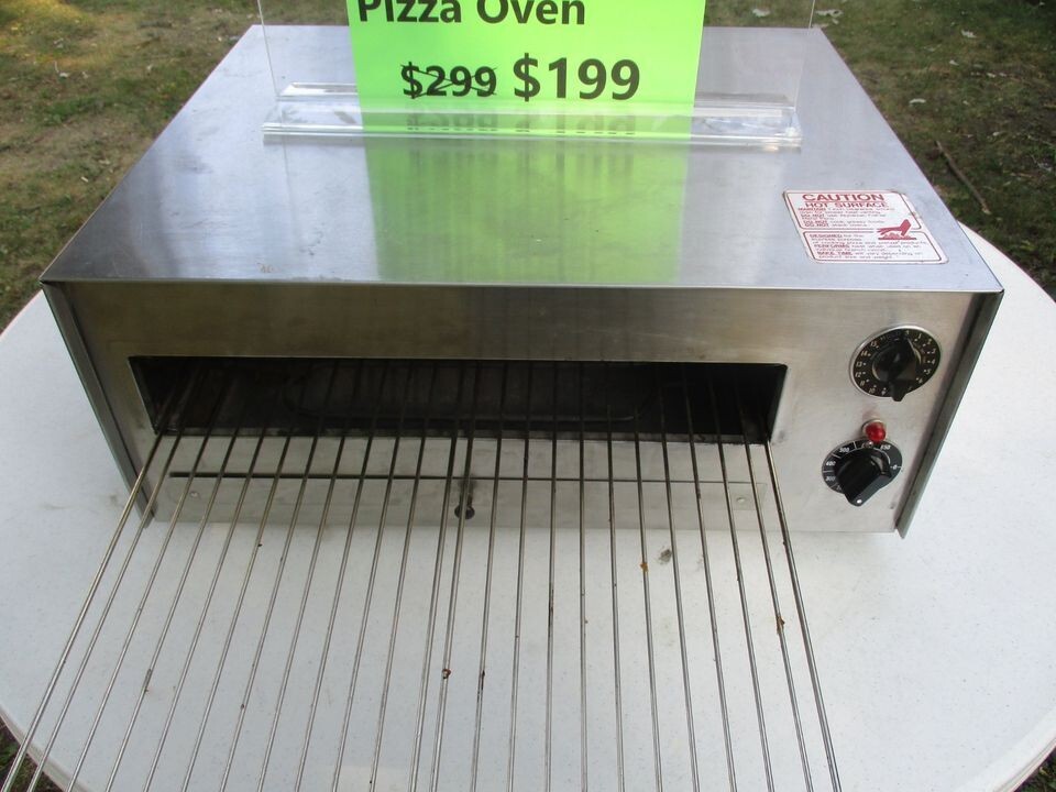 Wisco Model 560 Commercial Electric Countertop Pizza Oven. PreOwned