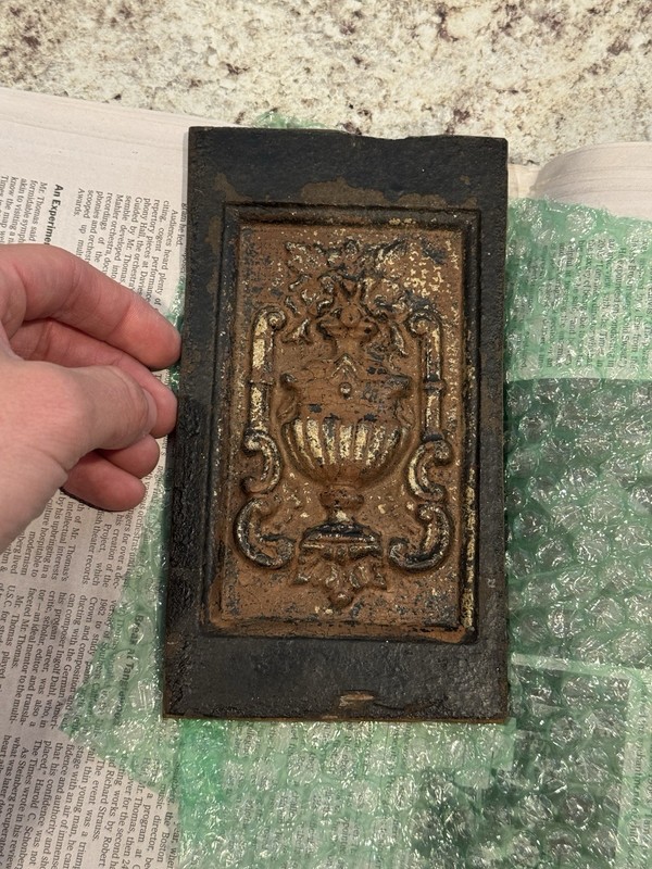 SMALL OLD CAST IRON FIREPLACE PLATE FROM THE 19TH CENTURY  
