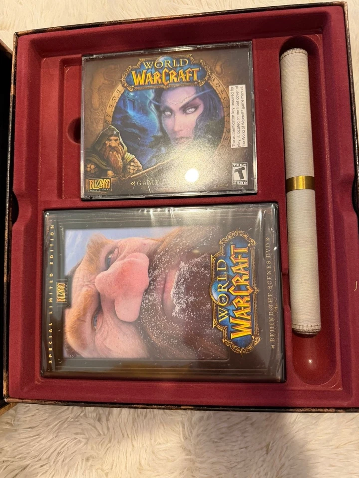 World of Warcraft Collector’s Edition 2004 Complete Set w/ Artbook & DVDs - Image 2 of 4