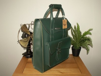 Dr. Martens grün Rucksack Backpack Kiev Leder Tasche Umhängetasche 15''x12'' (382)