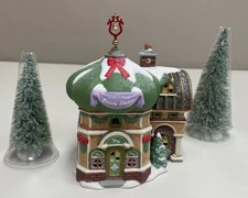 Department 56 05733 Elf Land North Pole Beauty Shoppe Christmas Lighted House