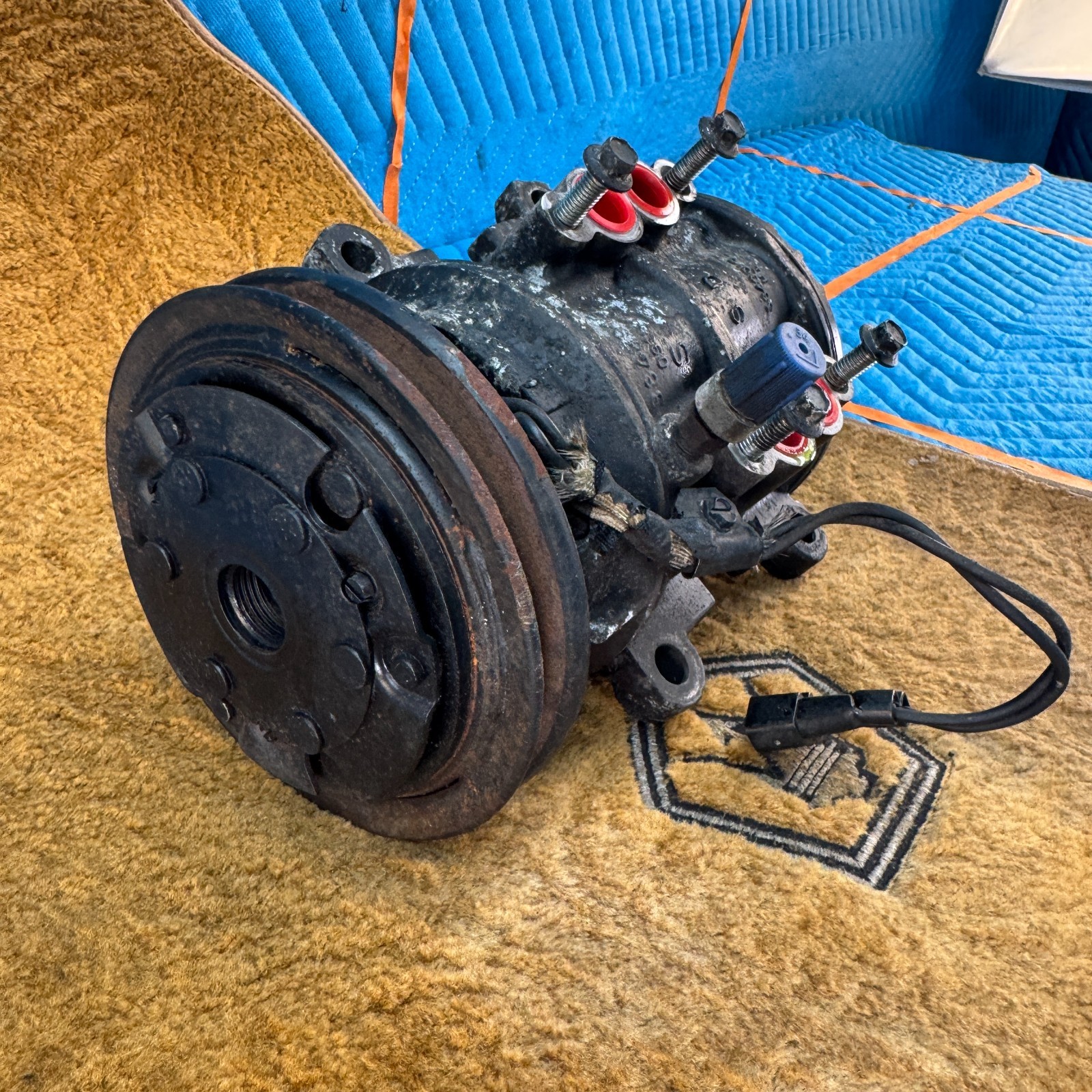 1989–1991 CHRYSLER MASERATI AC Compressor 3849616 OEM