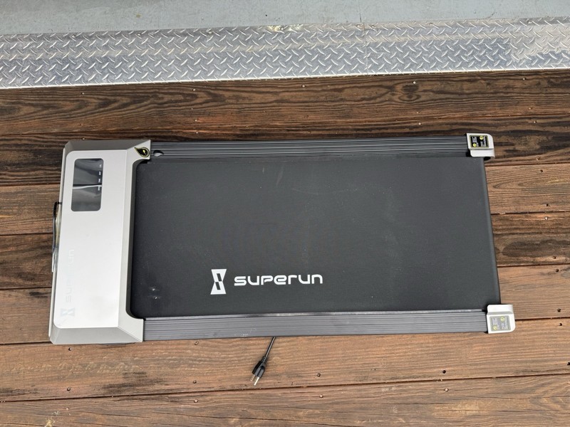 SUPERUN WALKING PAD TREADMILL 2.5 HP UNDER BED/DESK REMOTE CONTROL 300 LB LIMIT