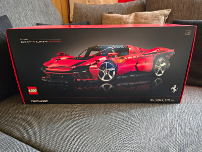 LEGO Technic 42143 - Ferrari Daytona SP3 [NEU & OVP]
