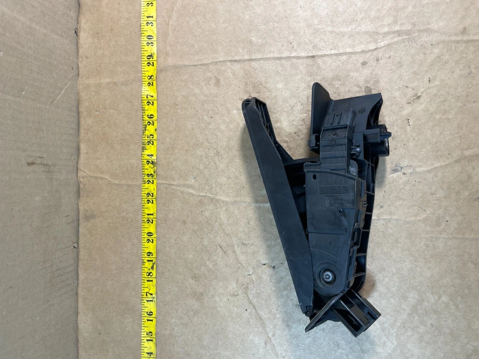 2012-2017 VOLKSWAGEN TIGUAN T5 GAS ACCELERATOR THROTTLE PEDAL TRAVEL SENSOR OEM. - Image 3 of 4