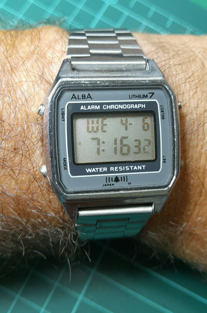 Vintage (1982) Seiko Alba Lithium 7 W309-4224 LCD Watch Alarm