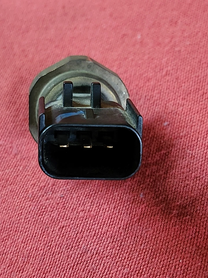 Dodge Ram 3500 2016 OEM interruptor de sensor de presión de aceite 05149062AA  Foto 2 de 3