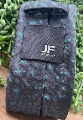 JF J. Ferrar Tie Cheetah print skinny tie 100% Pol