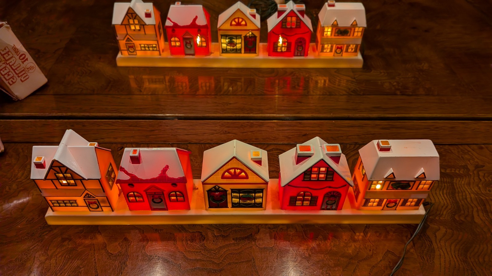 Vintage 10 Light Village Scene of 6 String-Along Standing Decorated Houses