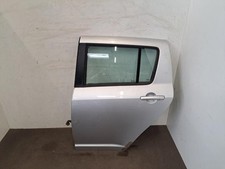 Porte arrière et accessoires Suzuki SWIFT