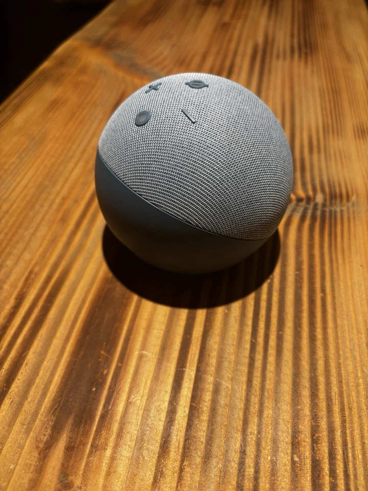 Amazon Echo Dot (4. Generation) Smart Lautsprecher - Anthrazit