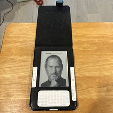 Amazon Kindle 2nd Generation D00511 With Case Bundle