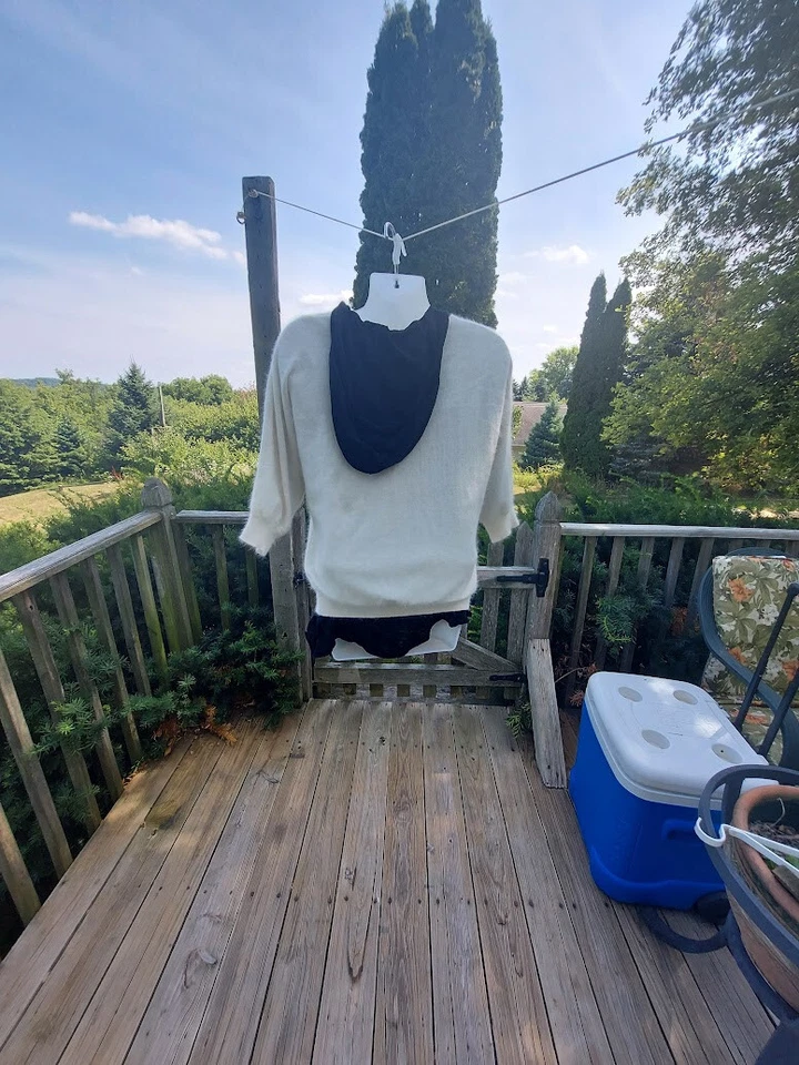 Suéter y sudadera con capucha negra 2 piezas para mujer Torrid 4 Fuzzy Angora mezcla de lana marfil Foto 4 de 4