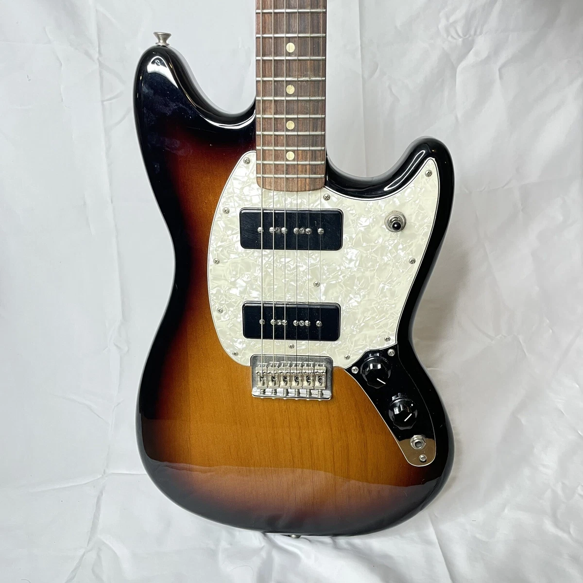 2017 Fender Mustang 90 Offset Sunburst Limited Edition Kurt Cobain