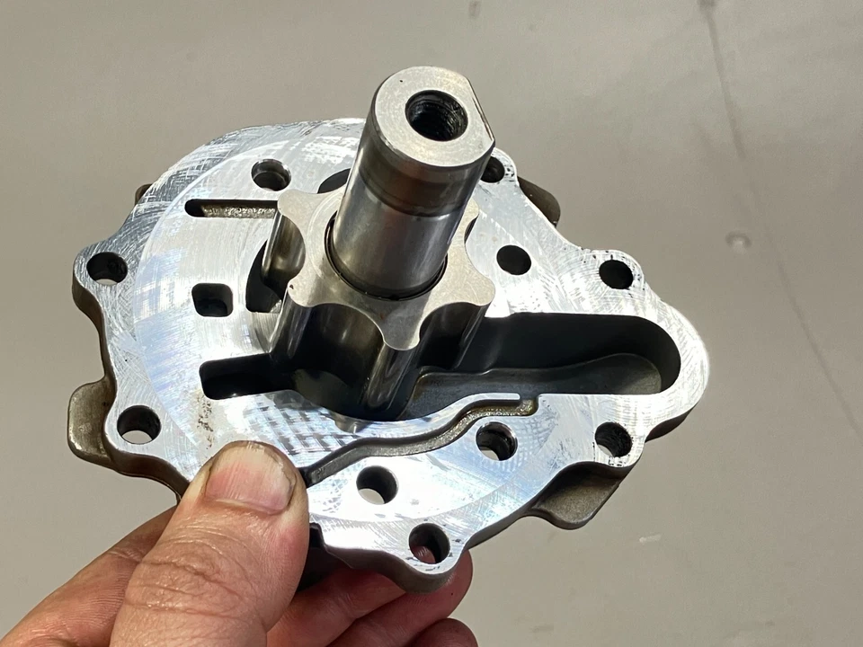 2007-2009 Audi Q7 двигатель масляный насос 03H115105 OEM - Изображение 2 из 4