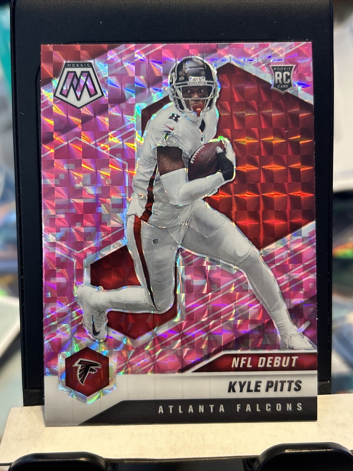 2021 Panini Mosaic NFL Debut Pink Camo Prizm Kyle Pitts RC 250 Atlanta