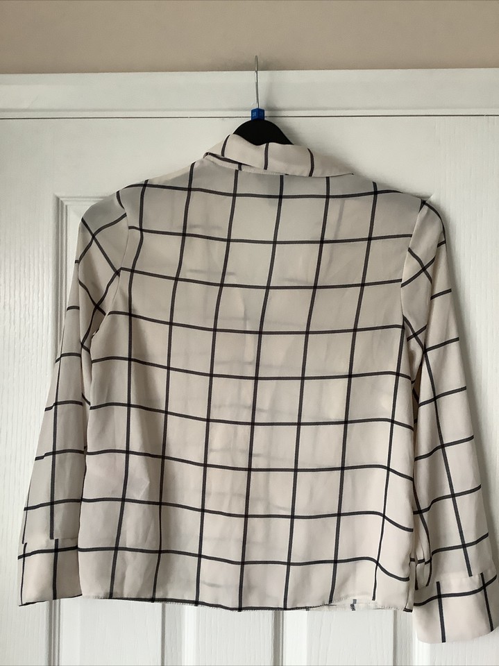 LADIES CREAM CHECK BLOUSE SIZE 6 BUST UPTO 34 INCHES NEW LOOK LONG