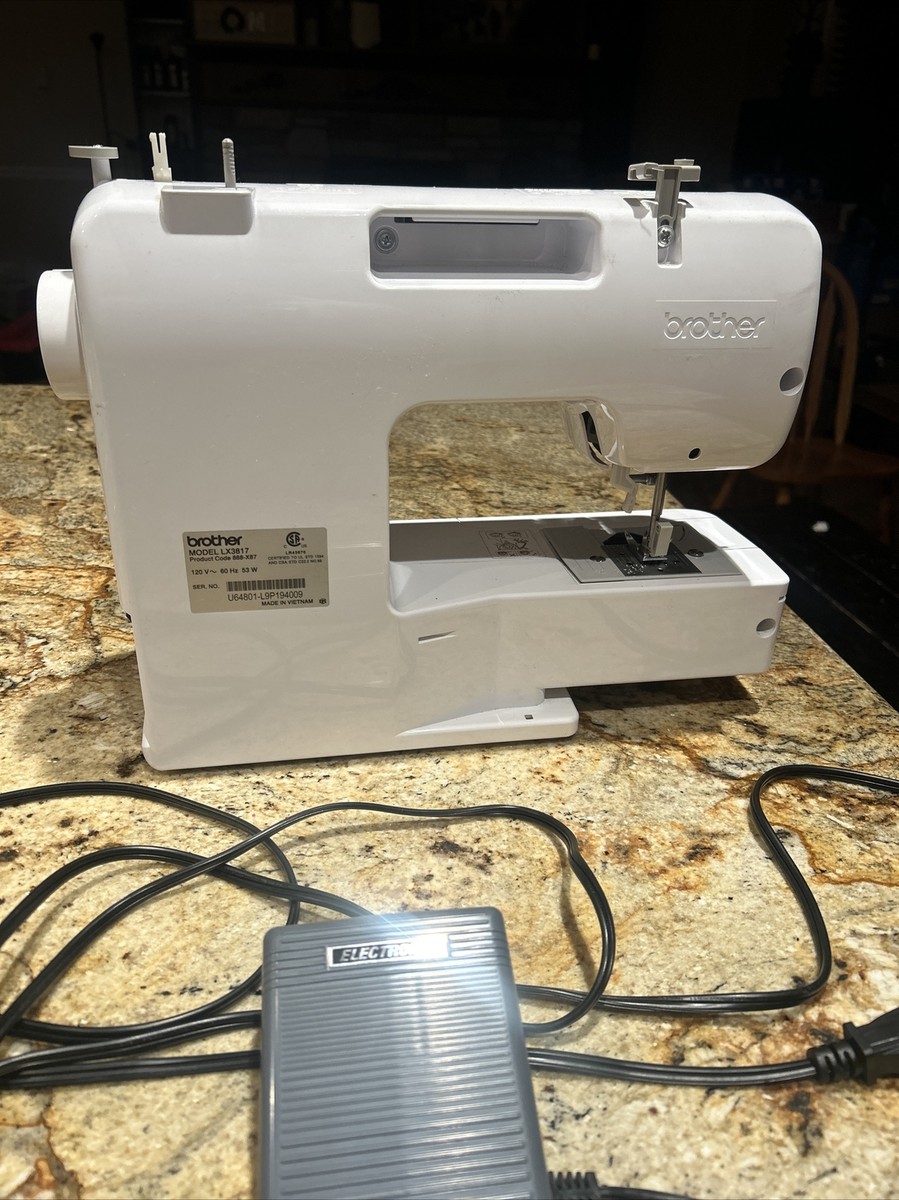 Brother RLX3817 Full Size 17 Stitch Sewing Machine.(White