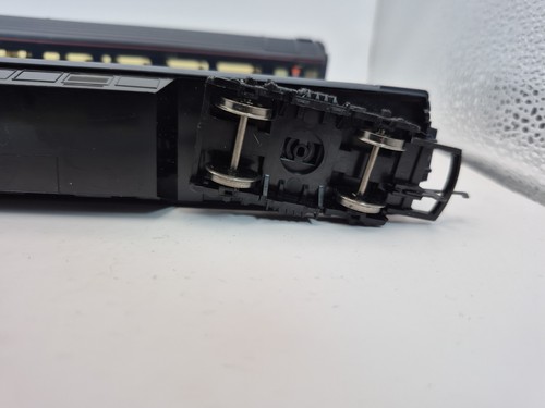 Hornby 2 X GNER MK 3 Coaches(R.439-0200) 41098 First Class, And 42193 Unboxed - Picture 5 of 24