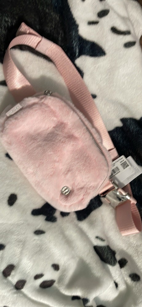 Lululemon Everywhere Belt Bag for On-the-Go Essentials