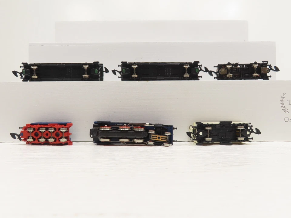 Marklin 81420 Z Mini Club Steam Locomotive & Passenger Set LN  - Image 4 of 4