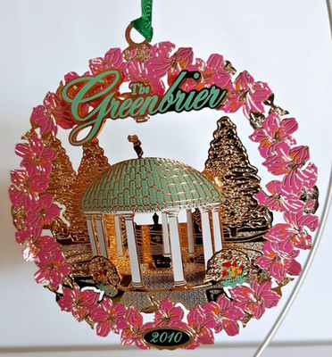 The Greenbrier Springhouse 2010 3-D Christmas ornament tin in box with tag
