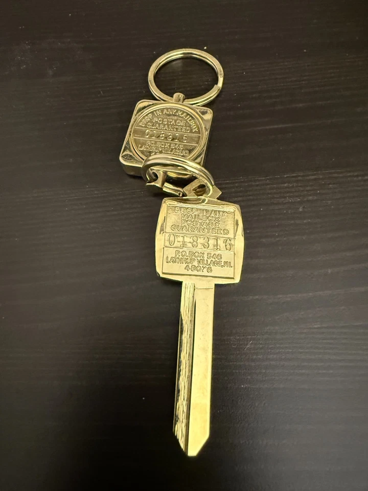 Lincoln Continental Mark III, IV, V, VI Uncut Key Diamond Collectors Town Car - Image 2 of 4