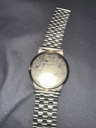 Reloj Guess Inc. 1996 JAPAN MOV’T acero inoxidable plata - Imagen 4 de 4