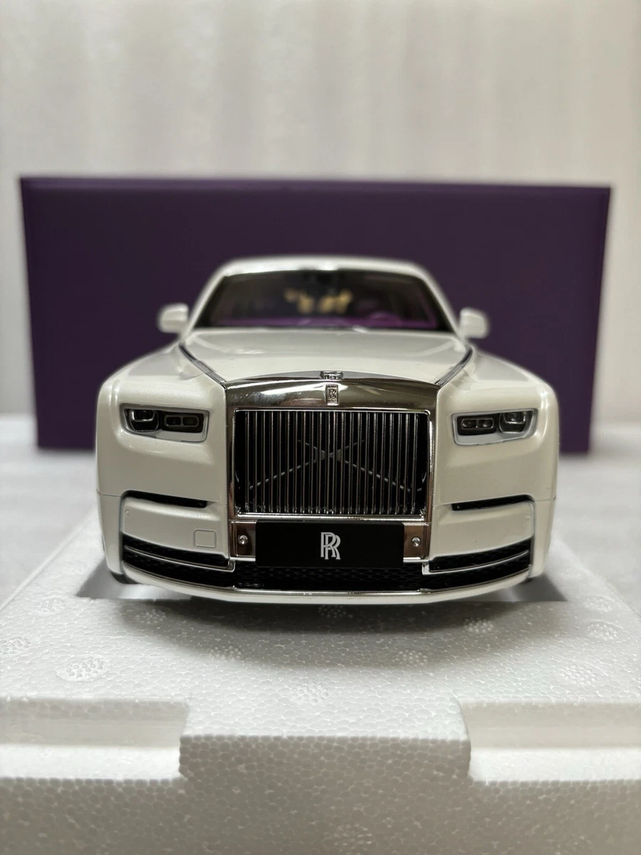 1/18 Rolls-Royce Phantom VIII White/purple Diecast Limited 1/18 Rolls-Royce Phantom VIII White/purple Diecast Limited